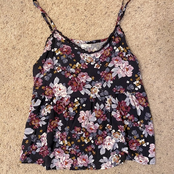 Maurice’s Tank 🌸 - Picture 1 of 3